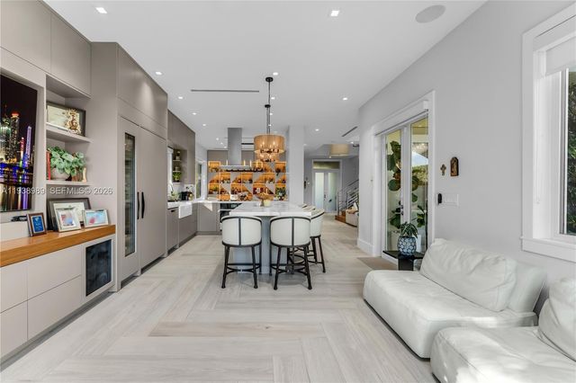 4819 University Drive 4819, Coral Gables, FL 33146