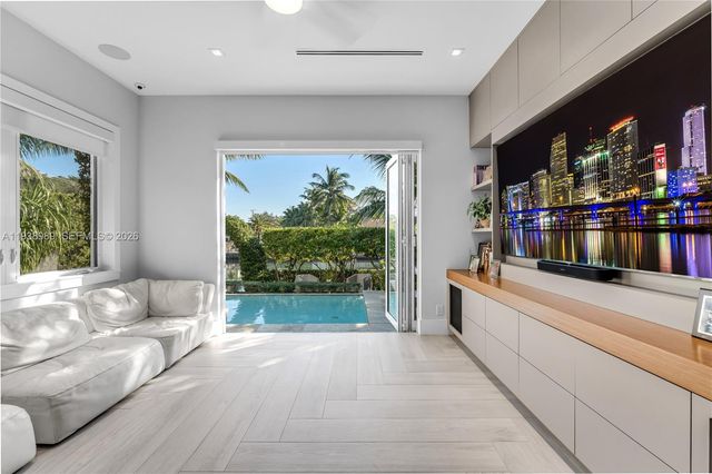 4819 University Drive 4819, Coral Gables, FL 33146