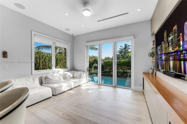 4819 University Drive 4819, Coral Gables, FL 33146