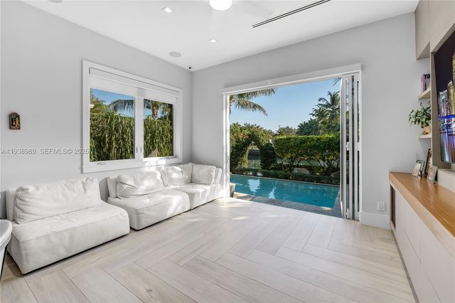 4819 University Drive 4819, Coral Gables, FL 33146