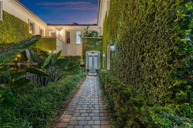 4819 University Drive 4819, Coral Gables, FL 33146