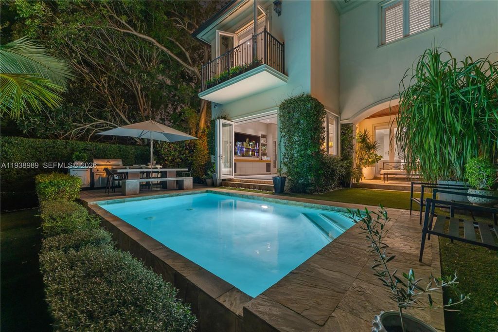 4819 University Drive 4819, Coral Gables, FL 33146