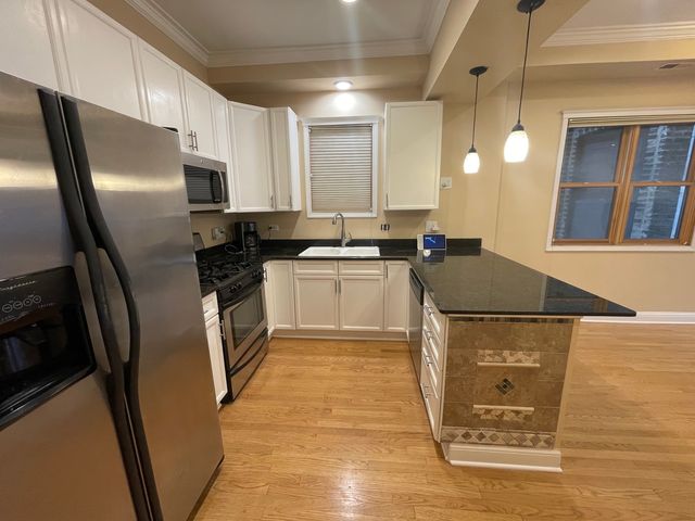 1528 N Hudson Avenue 2, Chicago, IL 60610