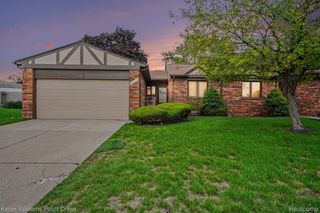 4967 N Grand Oaks Drive, Warren, MI 48092