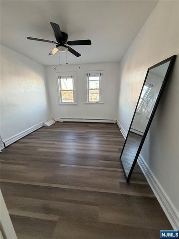 403-405 7th Street 3rd floor, Newark, NJ 07107