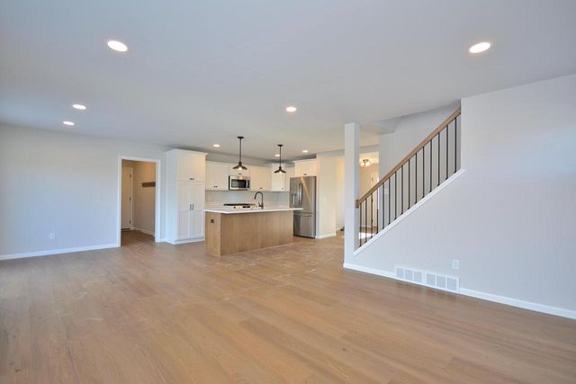 N53W19798 Kingair DRIVE, Menomonee Falls, WI 53051