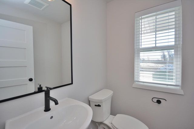 N53W19798 Kingair DRIVE, Menomonee Falls, WI 53051