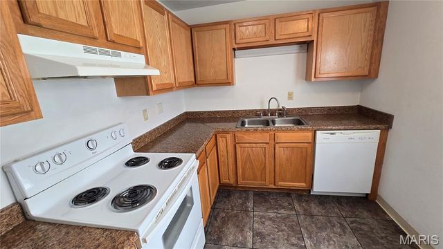 10 Yorkshire Lane 6, Shiloh, IL 62221
