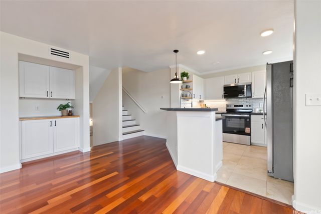7018 Hawaii Kai Drive 312, Honolulu, HI 96825