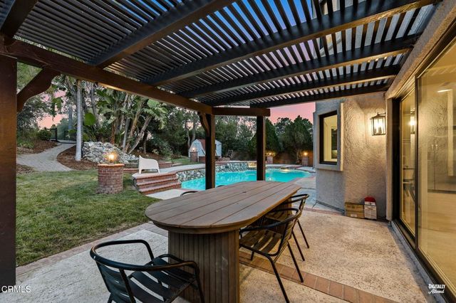 947 Golden Crest Avenue, Thousand Oaks, CA 91320
