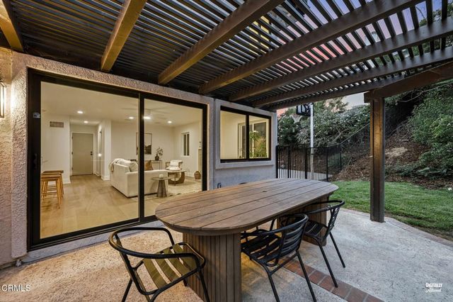 947 Golden Crest Avenue, Thousand Oaks, CA 91320