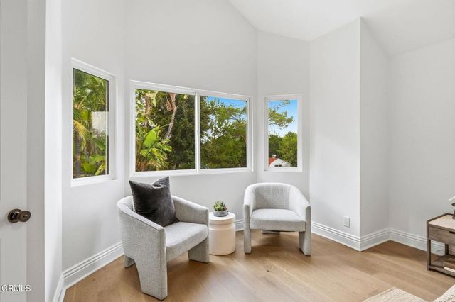947 Golden Crest Avenue, Thousand Oaks, CA 91320