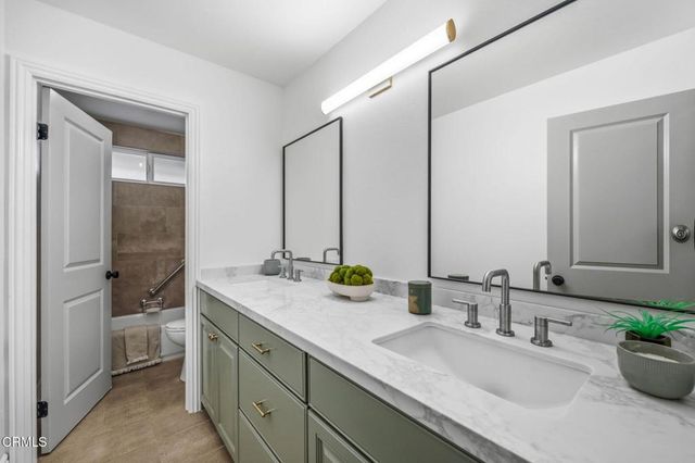 947 Golden Crest Avenue, Thousand Oaks, CA 91320