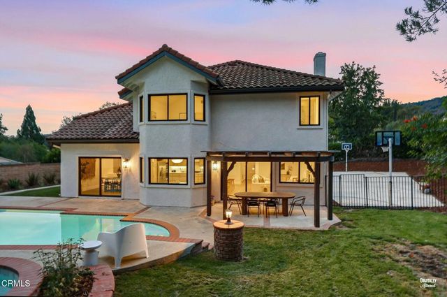 947 Golden Crest Avenue, Thousand Oaks, CA 91320