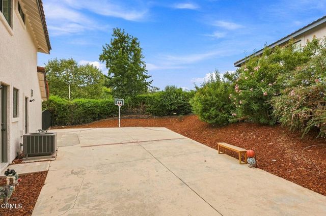 947 Golden Crest Avenue, Thousand Oaks, CA 91320