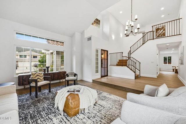 947 Golden Crest Avenue, Thousand Oaks, CA 91320