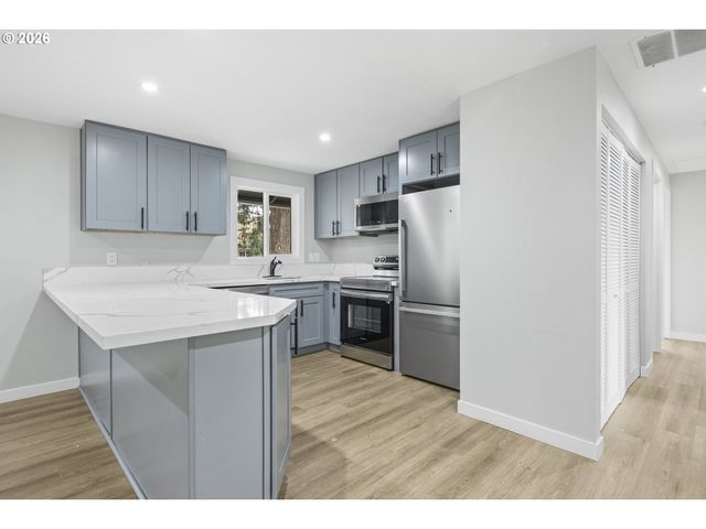 2013 Ne ROBERTS Ct, Gresham, OR 97030