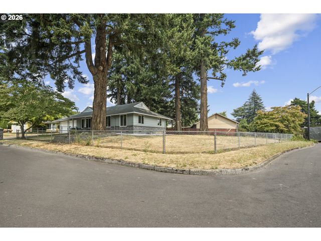 2013 Ne ROBERTS Ct, Gresham, OR 97030