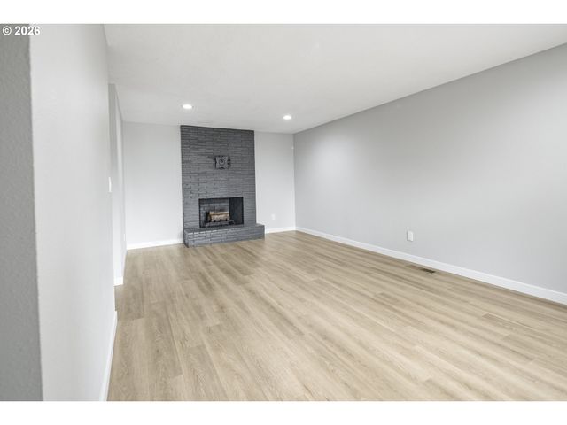 2013 Ne ROBERTS Ct, Gresham, OR 97030