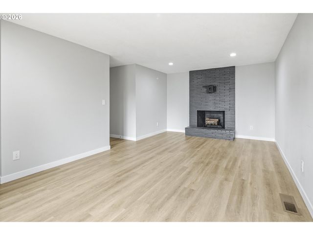 2013 Ne ROBERTS Ct, Gresham, OR 97030
