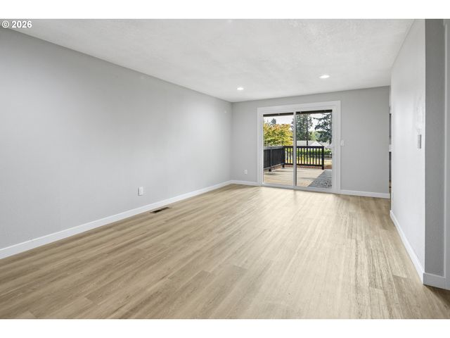 2013 Ne ROBERTS Ct, Gresham, OR 97030