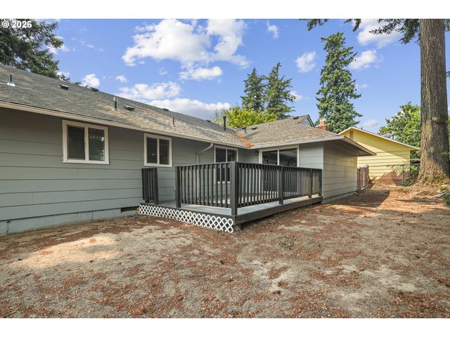 2013 Ne ROBERTS Ct, Gresham, OR 97030