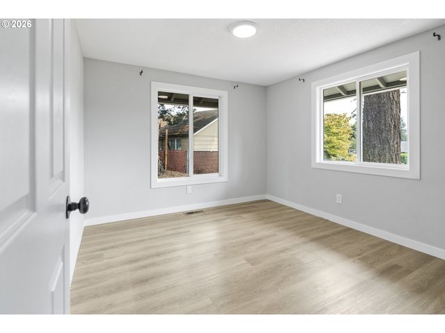 2013 Ne ROBERTS Ct, Gresham, OR 97030