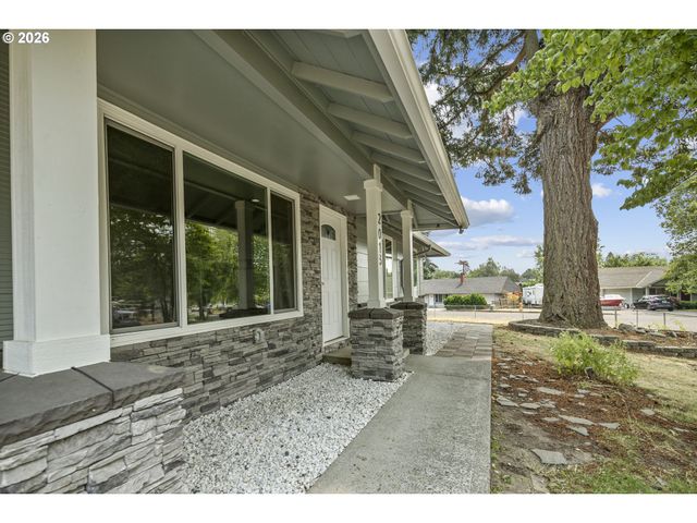 2013 Ne ROBERTS Ct, Gresham, OR 97030
