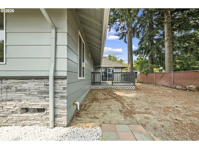 2013 Ne ROBERTS Ct, Gresham, OR 97030