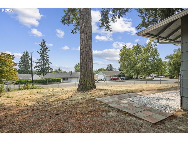 2013 Ne ROBERTS Ct, Gresham, OR 97030