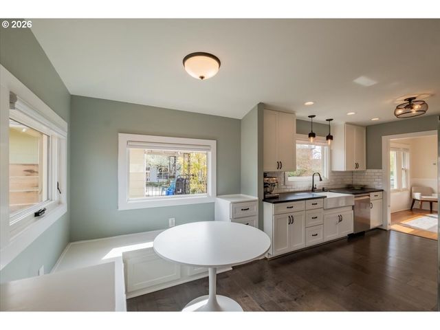 1905 Se DIVISION St, Portland, OR 97202