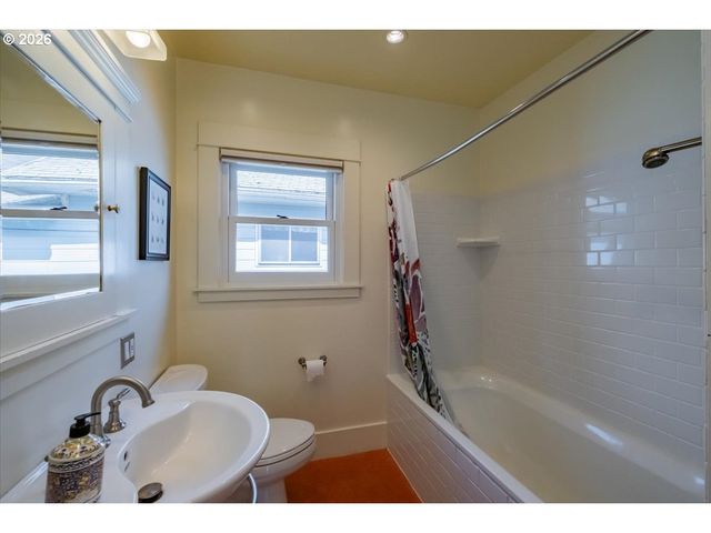 1905 Se DIVISION St, Portland, OR 97202