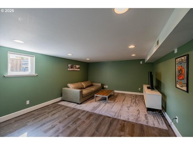 1905 Se DIVISION St, Portland, OR 97202