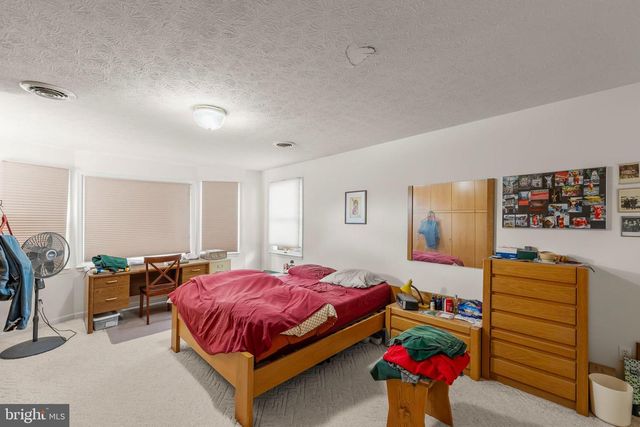 100 WINNS CIR, Winchester, VA 22602