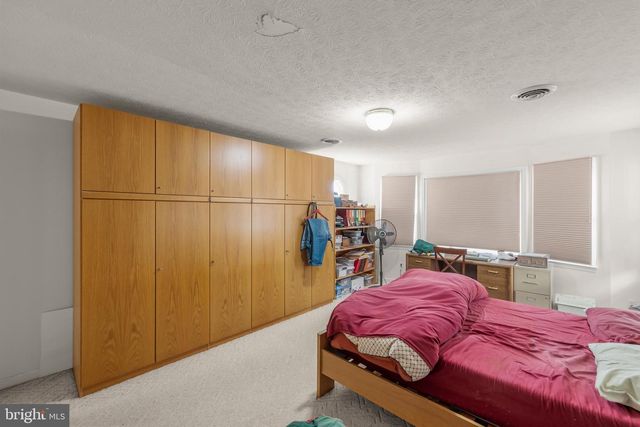 100 WINNS CIR, Winchester, VA 22602