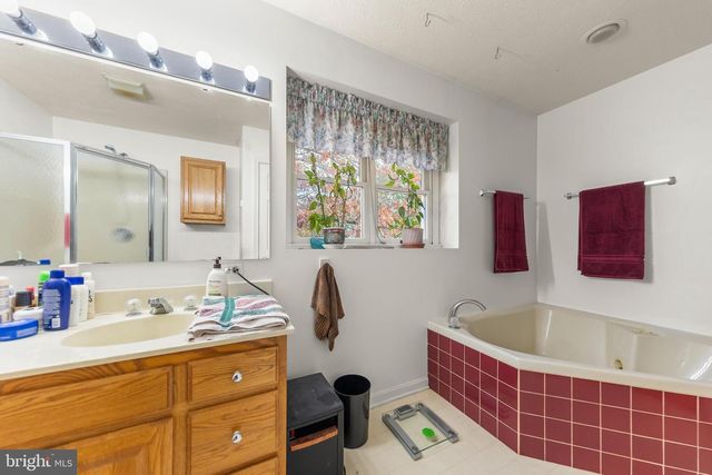 100 WINNS CIR, Winchester, VA 22602