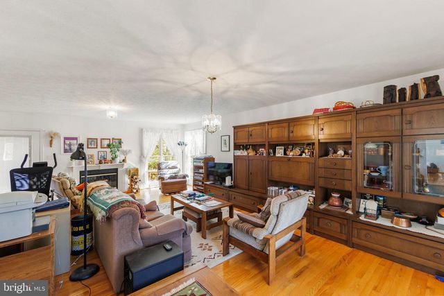 100 WINNS CIR, Winchester, VA 22602