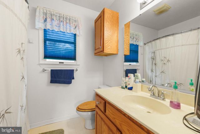 100 WINNS CIR, Winchester, VA 22602