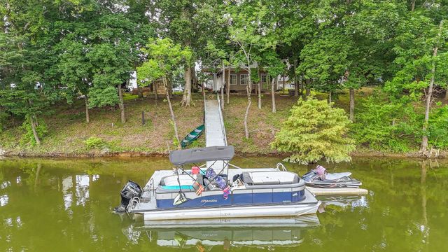 201 BEECHVIEW DR, Clifton, TN 38425