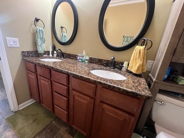 201 BEECHVIEW DR, Clifton, TN 38425