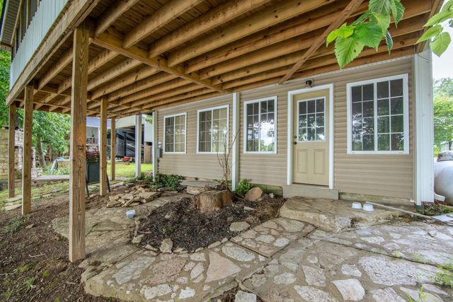 201 BEECHVIEW DR, Clifton, TN 38425