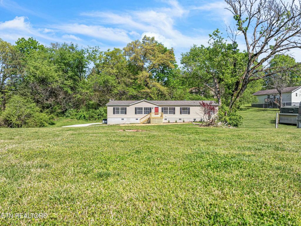 716 Byrd St, Clinton, TN 37716