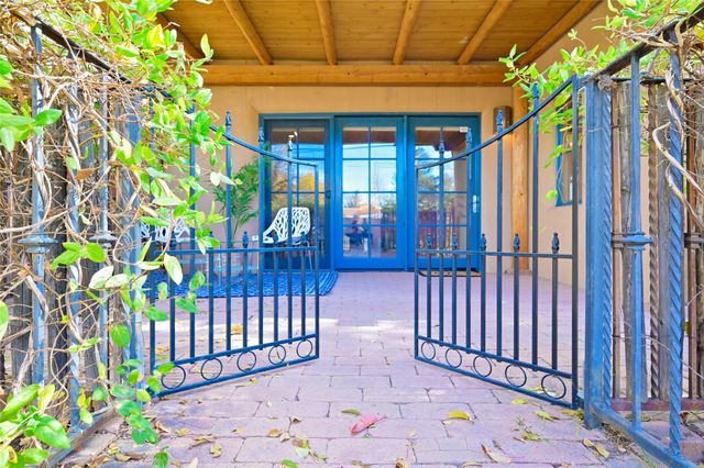 465 Camino Don Miguel, Santa Fe, NM 87505