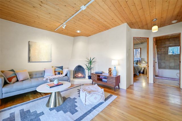 465 Camino Don Miguel, Santa Fe, NM 87505