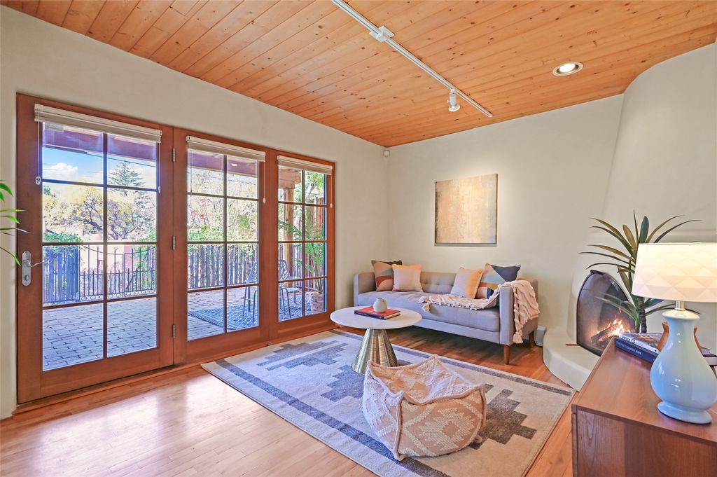 465 Camino Don Miguel, Santa Fe, NM 87505