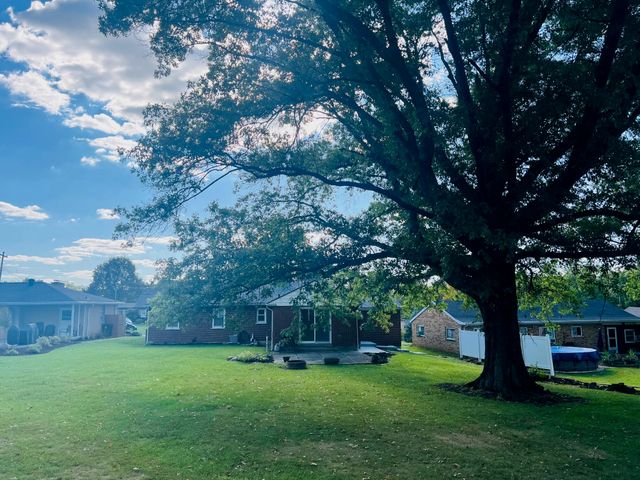 714 St Matthews Circle, Taylor Mill, KY 41015