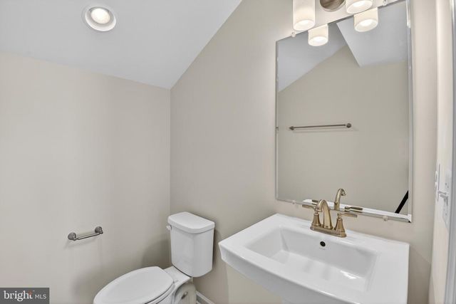 7855 PRESIDENTIAL PKWY, Upper Marlboro, MD 20774