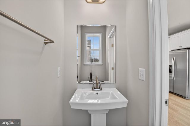 7855 PRESIDENTIAL PKWY, Upper Marlboro, MD 20774