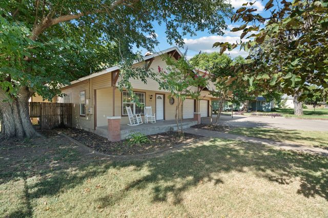 416 E Akard, Weatherford, TX 76086