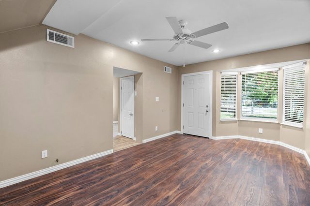 416 E Akard, Weatherford, TX 76086